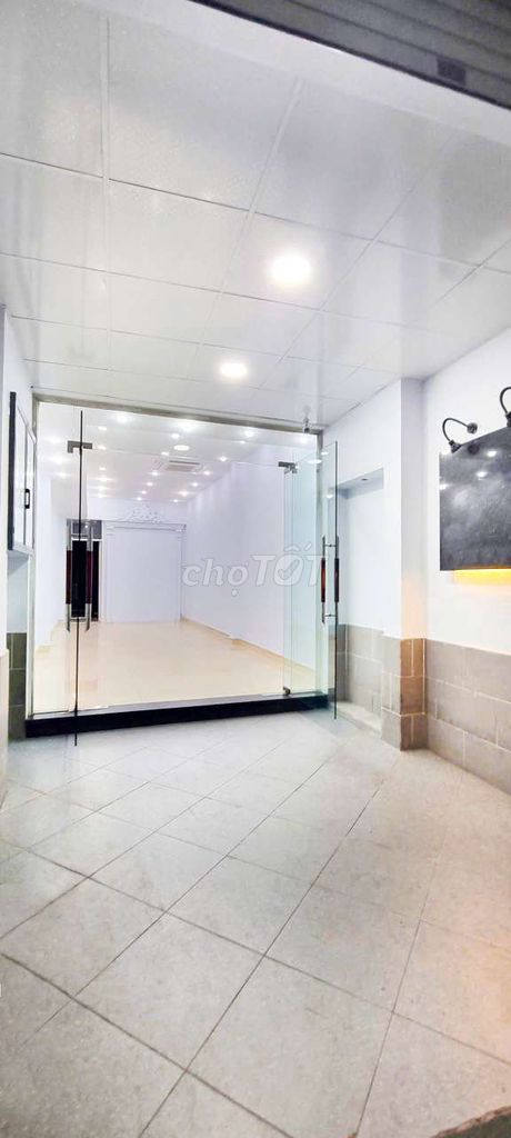 Mặt Bằng Kinh Doanh - CMT8 80m2 Có Phòng ở lại - Chính chủ cho thuê