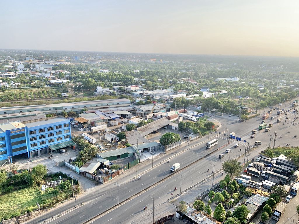 Bán căn 59m2, view cao tốc, block B, tầng cao, 2PN-2WC