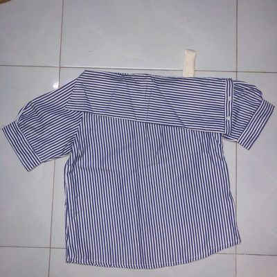 Áo kiểu sọc xanh trắng trễ vai. Mua bán Quần áo tại Quận 7 Tp Hồ Chí Minh được đăng bởi Thanh