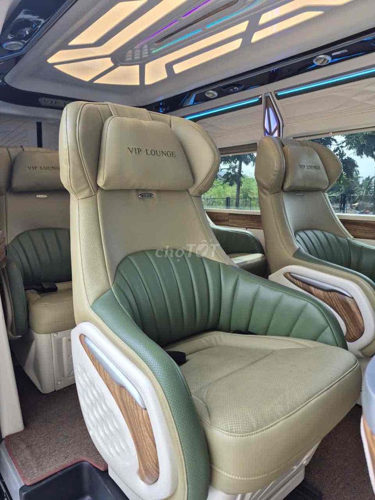 Ford Transit 2023 Viploue Limousine - 28000 km. Mua bán Ô tô tại Quận Long Biên Hà Nội được đăng bởi Nguyễn Văn Tuấn hình 7