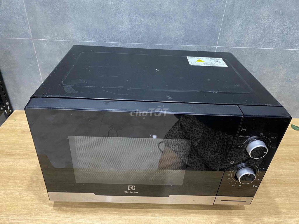 Lò vi sóng Electrolux  23 lit. Mua bán Bếp, lò, đồ điện nhà bếp tại Quận 6 Tp Hồ Chí Minh được đăng bởi Mi Mi hình 1