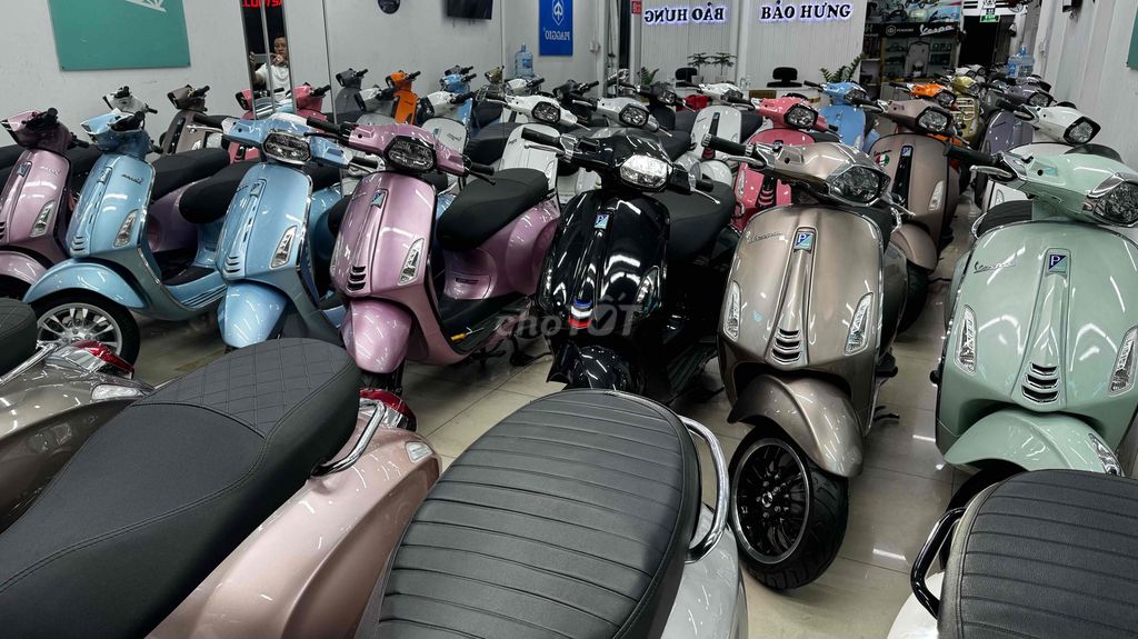 Vespa Sprint hồng Porsche. Mua bán Xe máy tại Quận Phú Nhuận Tp Hồ Chí Minh được đăng bởi VESPA  PIAGGIO BẢO HƯNG Vespa cũ trả góp  hình 11