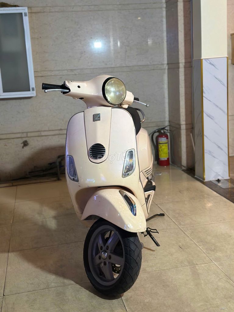Bán xe Vespa còn ngon. Mua bán Xe máy tại Huyện Bình Chánh Tp Hồ Chí Minh được đăng bởi huynh phi ho hình 1