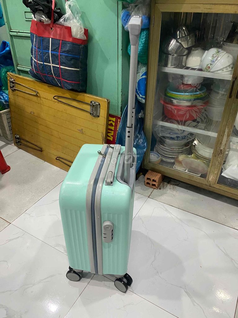 VALI KÉO MINI SIDE 18in đựng phụ kiện du lịch. Mua bán Túi xách tại Quận 4 Tp Hồ Chí Minh được đăng bởi vo thanh long hình 6