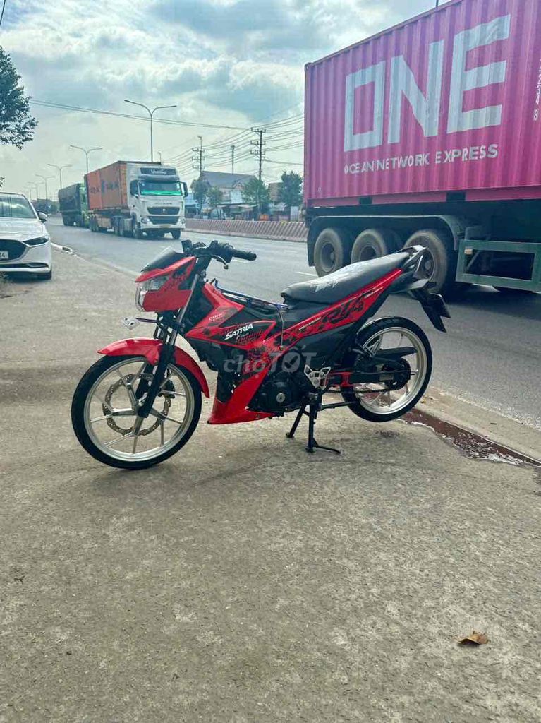 Suzuki Satria 2019 150cc Đỏ Góp 11tr nhận xe. Mua bán Xe máy tại Thành phố Thuận An Bình Dương được đăng bởi Xe Máy Cũ Bình Dương hình 4