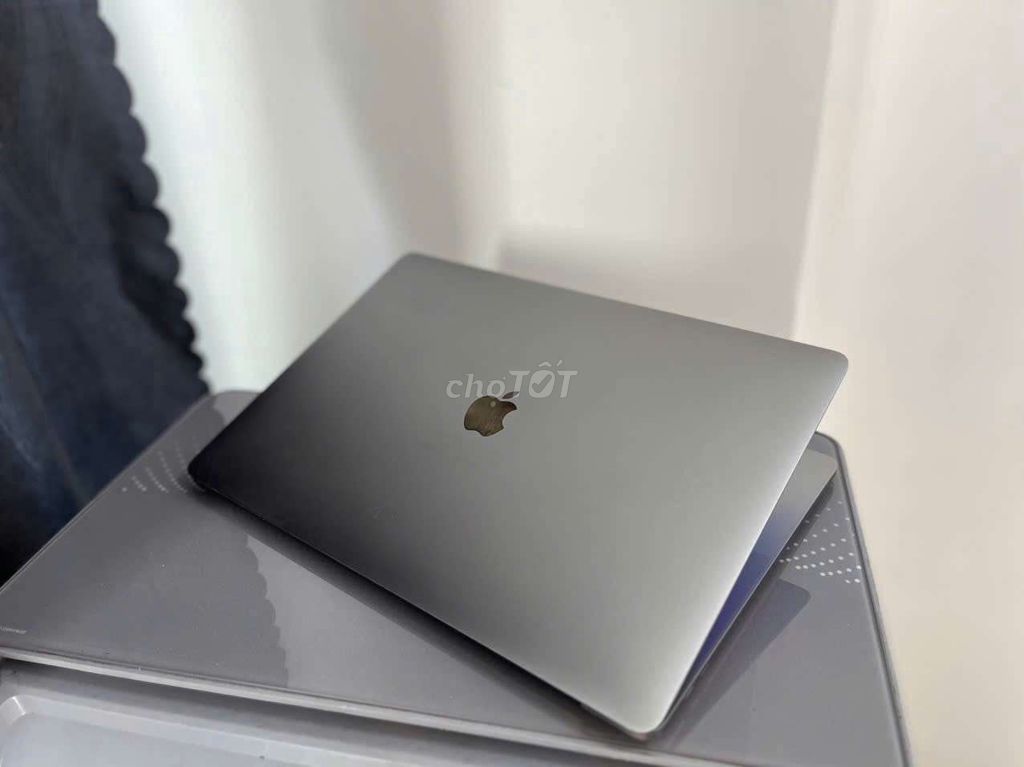Apple Macbook Pro 2019 i7 15 inch 16GB/256GB Xám. Mua bán Laptop tại Quận Gò Vấp Tp Hồ Chí Minh được đăng bởi Phạm Chi hình 1