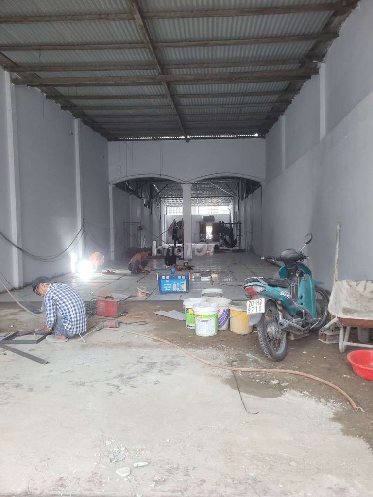Cho thuê nhà mặt tiền Nguyễn Văn Quá ĐHT DT 180m2 khu dân cư sầm uất