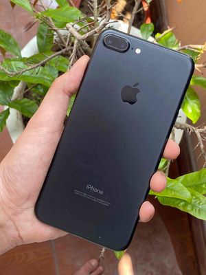 Cần bán iphone 7 plus 32gb màu đen pin lâu 100%