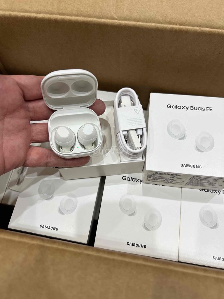 Tai nghe Samsung Buds FE Trắng Đã qua sử dụng. Mua bán Tivi, Âm thanh tại Quận Cầu Giấy Hà Nội được đăng bởi Thanh Lâm hình 1