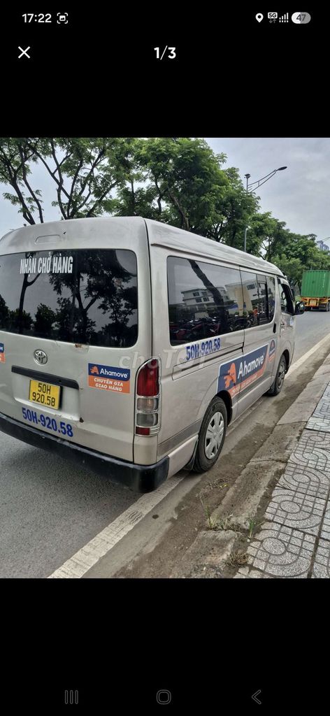 Toyota Hiace 2006 Серебристая 6-местная