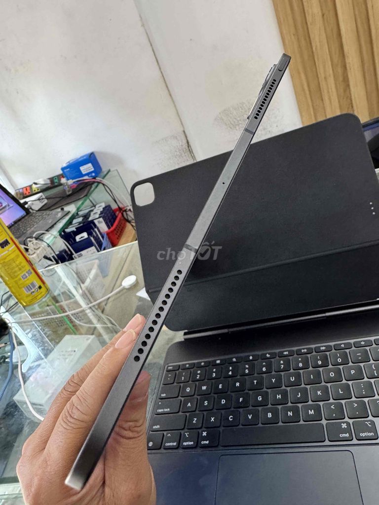 Apple iPad Pro M4 13 inch 1TB wifi 5G. Mua bán Máy tính bảng tại Quận Đống Đa Hà Nội được đăng bởi Lê Khuyến hình 1