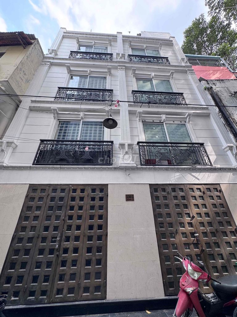 Rent · 3 bd · 40 м² · Quận 10, ул. Đường Lê Hồng Phong