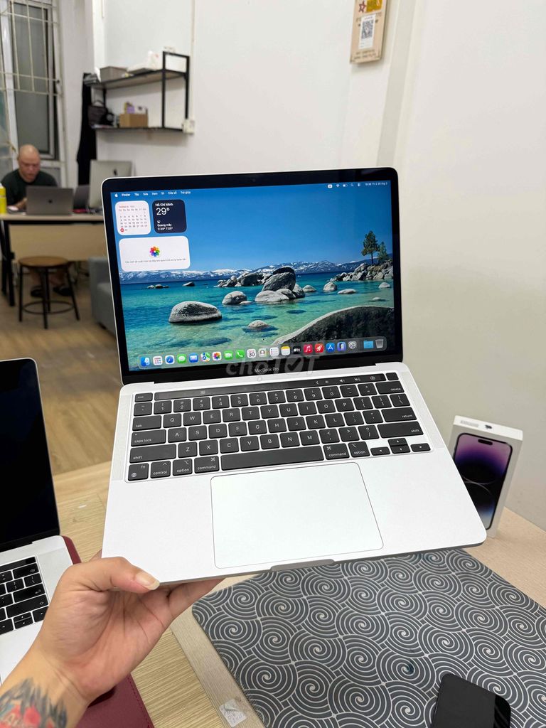 Macbook Pro M1 8GB/256GB Like New Pin 100 Sạc 35L. Mua bán Laptop tại Quận Đống Đa Hà Nội được đăng bởi Hà Nội Mobile Bao Duyệt Nợ Xấu hình 1
