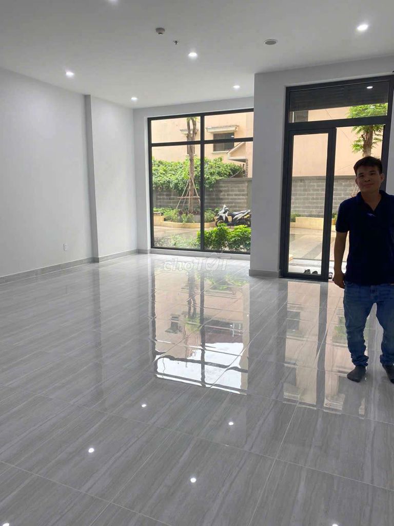 Chính chủ bán căn shop Bcons Green View 60m2 giá 3 tỷ. Bao thuế phí cc