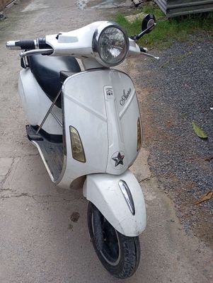 Xe máy điện Aura màu Trắng. Mua bán Xe điện tại Huyện Bình Chánh Tp Hồ Chí Minh được đăng bởi hiền