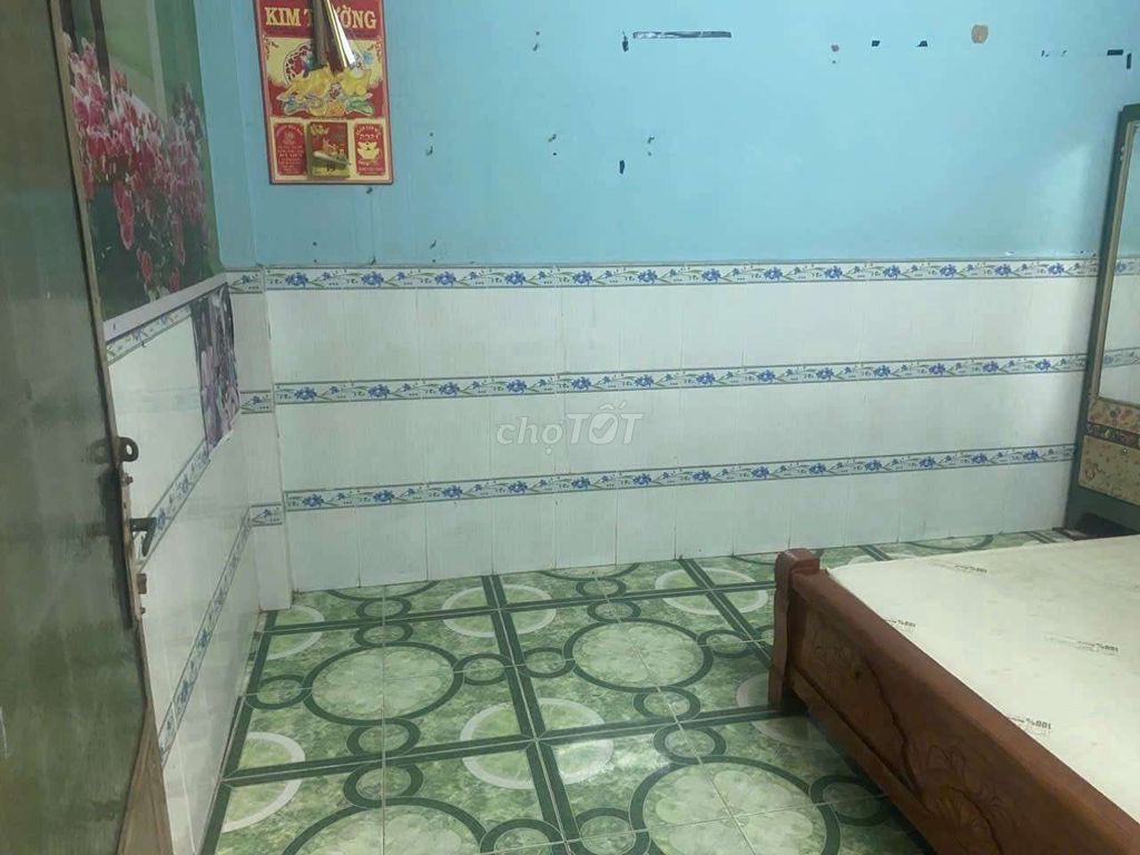 Хостел с фасадом в Дуонг Тхи Ту
