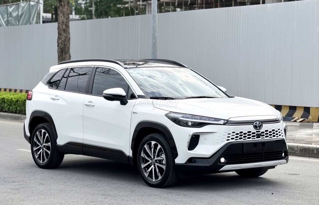 Toyota Corolla Cross 1.8HEV 2026 Белый