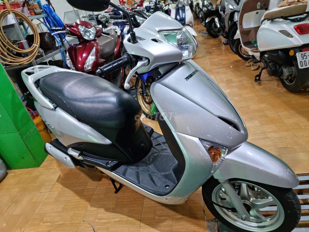 Honda Lead màu Bạc. Mua bán Xe máy tại Quận Ninh Kiều Cần Thơ được đăng bởi CHXM Trung Trưc  hình 1