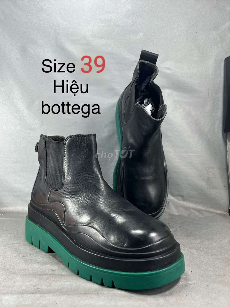 Giày bốt Bottega Unisex size 39. Mua bán Giày dép tại Huyện Thoại Sơn An Giang được đăng bởi Tống Giang hình 1