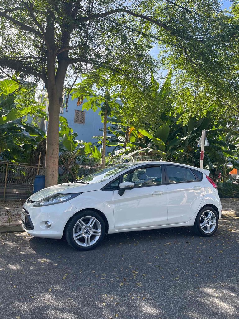 Ford Fiesta 2011 1.6 AT Sedan - 11000 km. Mua bán Ô tô tại Thành phố Thuận An Bình Dương được đăng bởi hoàng ngân spa  hình 1
