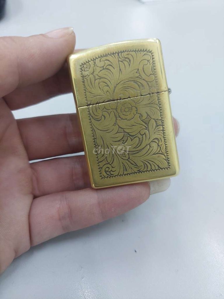 Zippo Ven ý Brass la mã XIV 1998