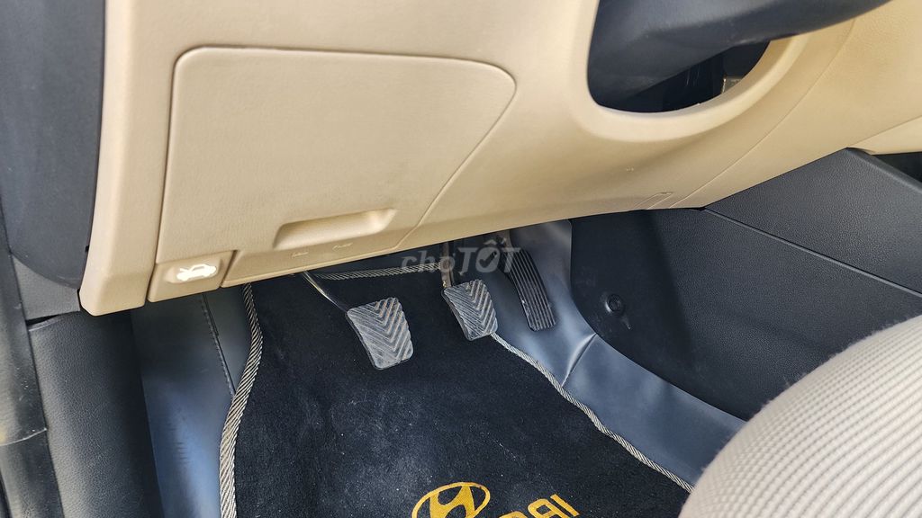 Hyundai Accent 2024 số sàn màu xám đẹp. Mua bán Ô tô tại Quận 12 Tp Hồ Chí Minh được đăng bởi Xuân Trường hình 9