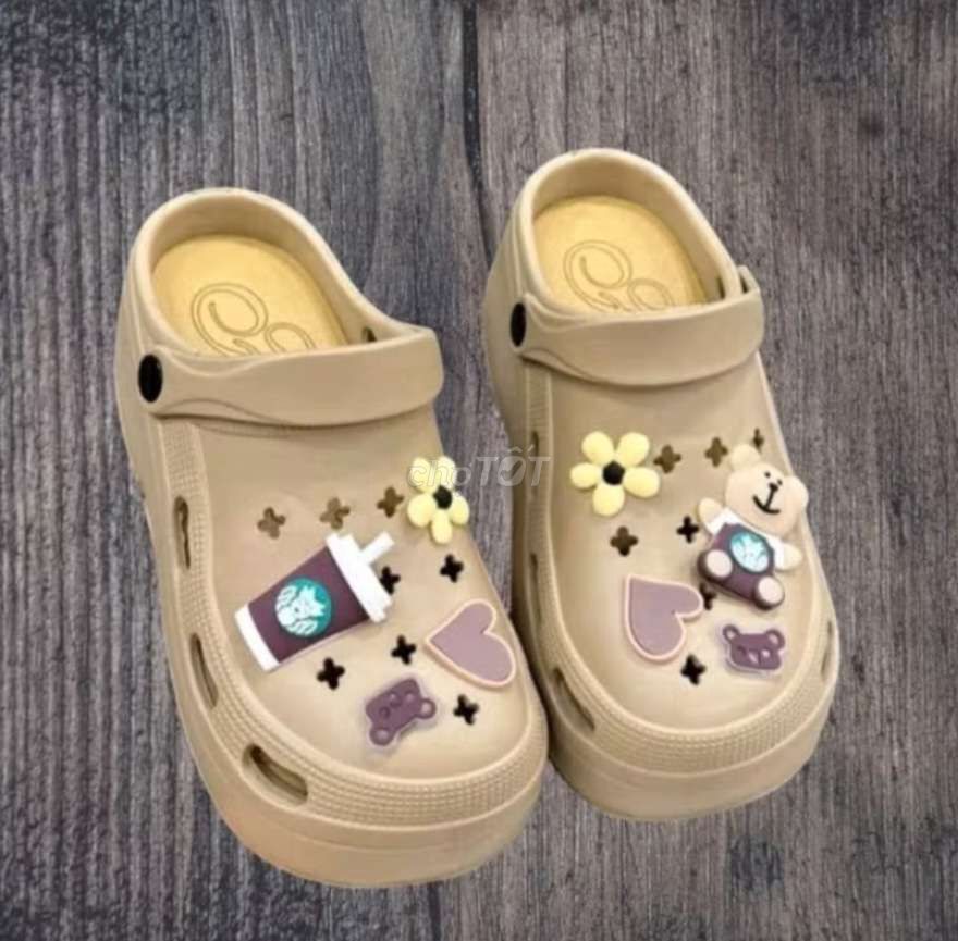 Dép sục crocs size 36-37. Mua bán Giày dép tại Quận Tân Bình Tp Hồ Chí Minh được đăng bởi Thùy hình 1