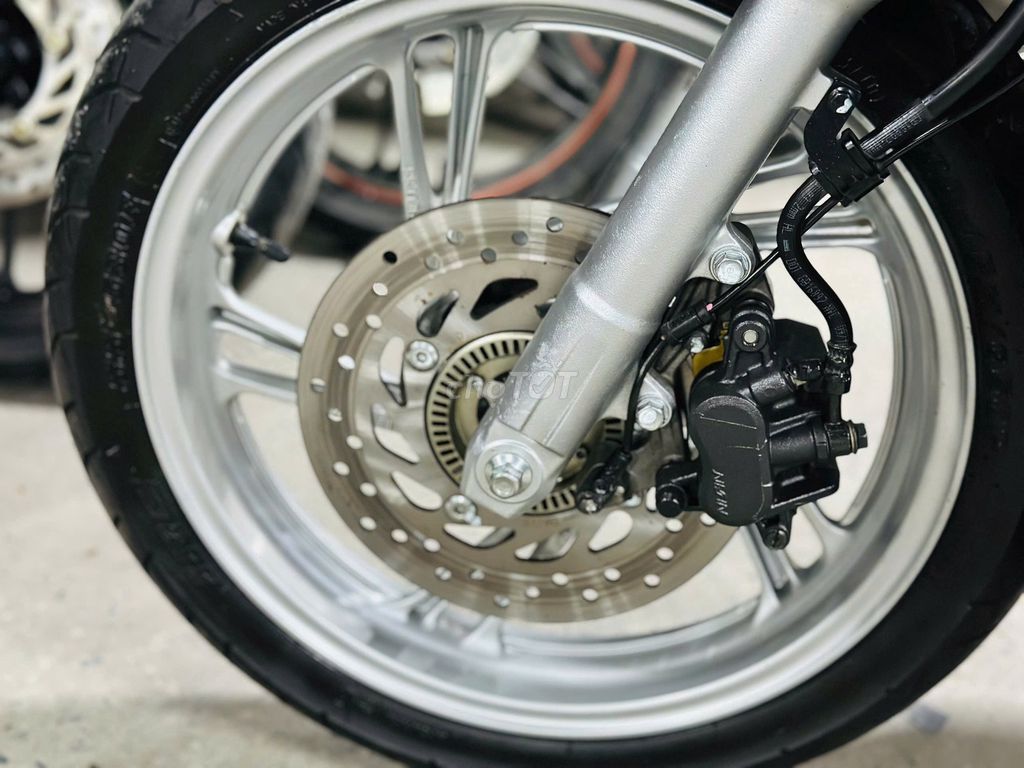 XE MÁYTHANH TÙNG_SH 125 ABS XÁM XI XE ĐẸP CHẠY ÍT. Mua bán Xe máy tại Quận Nam Từ Liêm Hà Nội được đăng bởi THANH TÙNG hình 6