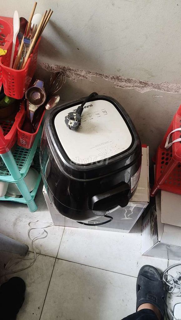 Nồi chiên không dầu Sunhouse Đen đã qua sử dụng. Mua bán Bếp, lò, đồ điện nhà bếp tại Thành phố Qui Nhơn Bình Định được đăng bởi Trương Nhất Duy hình 1