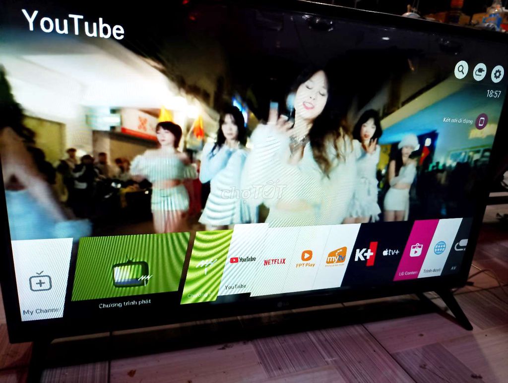 Smart TV LG 32in, bảo hành 1 năm