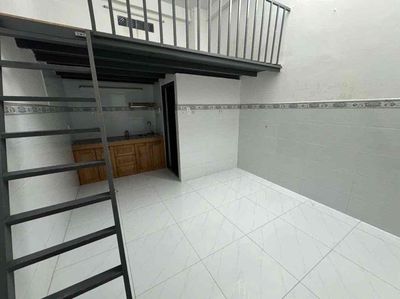 40m2 , có gác , 3.4tr, điện nhà nước , nước 150k , an ninh