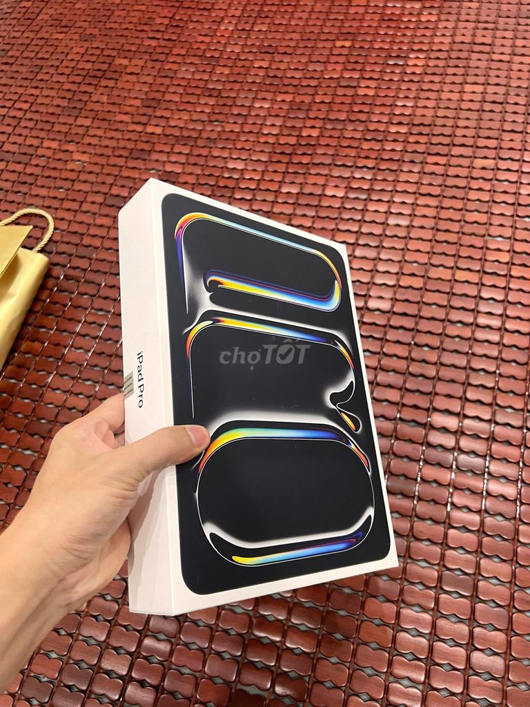 Pass hàng new seal IPAD M5 WiFi 256GB BLACK. Mua bán Máy tính bảng tại Quận Gò Vấp Tp Hồ Chí Minh được đăng bởi Lê Thế Sang hình 1