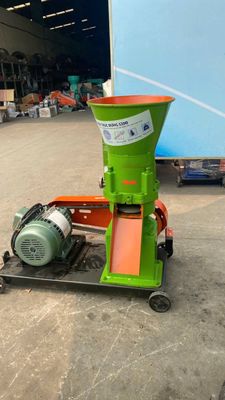 Máy ép cám viên S200 4 Lô bản cải tiến. Mua bán Đồ chuyên dụng, Giống nuôi trồng tại Thị xã Sơn Tây Hà Nội được đăng bởi Hằng Bình Quân 
