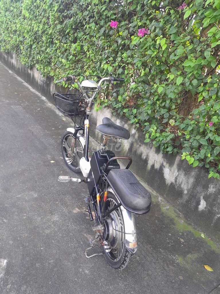 Xe đạp điện màu đen Đã qua sử dụng. Mua bán Xe điện tại Quận 12 Tp Hồ Chí Minh được đăng bởi Nguyễn Việt  hình 6