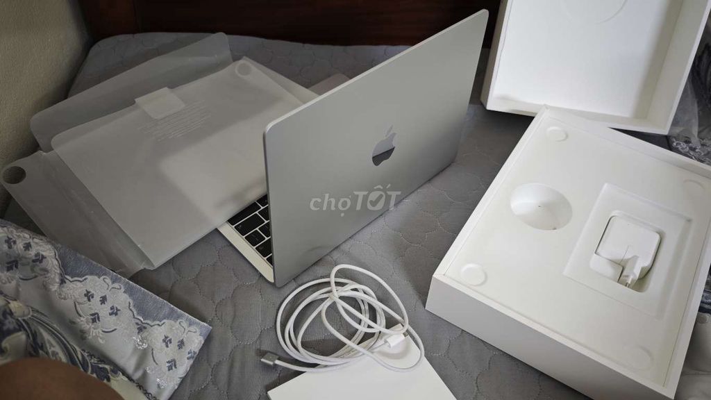 Apple Macbook M5 2026 Bạc. Mua bán Laptop tại Huyện Thường Tín Hà Nội được đăng bởi Ms Phuc hình 1