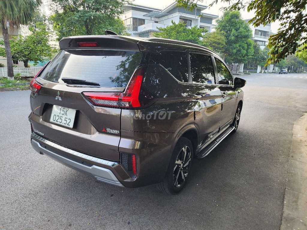 Mitsubishi Xpander, 7 мест, автомат, коричневый
