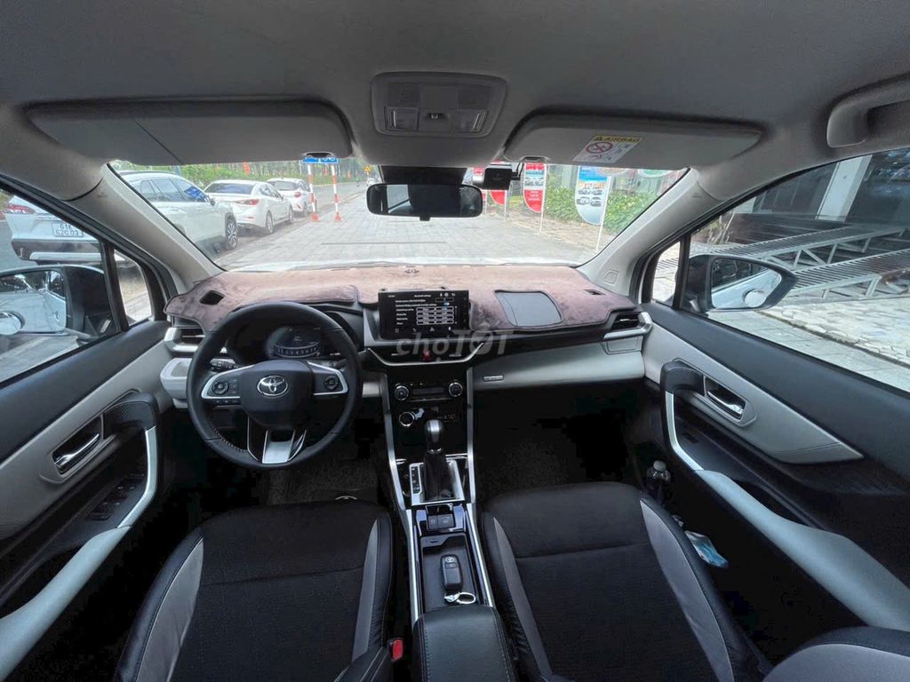 Toyota Veloz Cross TOP 2023 1.5AT - 40000 km. Mua bán Ô tô tại Thành phố Thủ Đức Tp Hồ Chí Minh được đăng bởi Nguyễn Thành hình 3