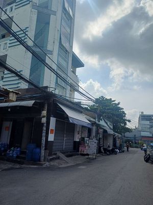 Nhà góc,hẻm thông,vị trí đẹp