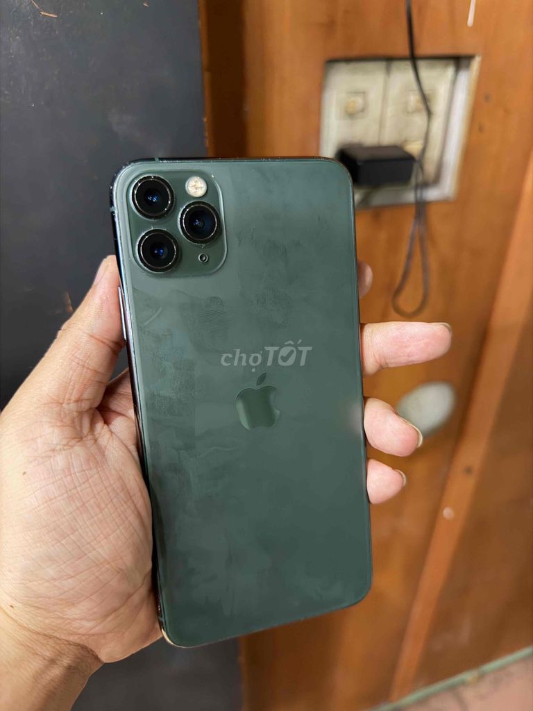 Apple iPhone 11 Pro Max 64GB Xanh rêu. Mua bán Điện thoại tại Huyện Hòa Vang Đà Nẵng được đăng bởi King Pug hình 1