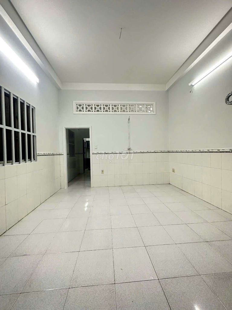 mới sơn hẻm thông 5m ô tô nhà 3pn 2wc căn góc thoáng, kdoanh nhỏ 