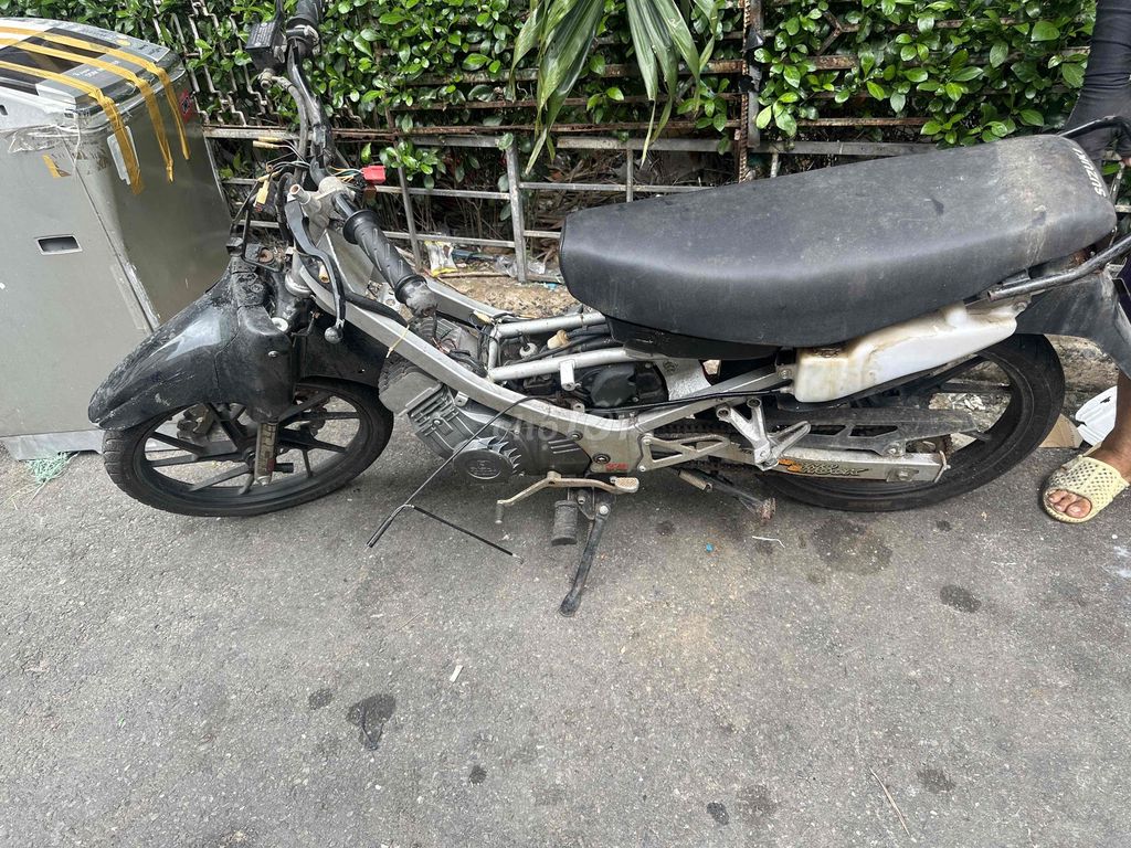 Suzuki Xipo Черный б/у