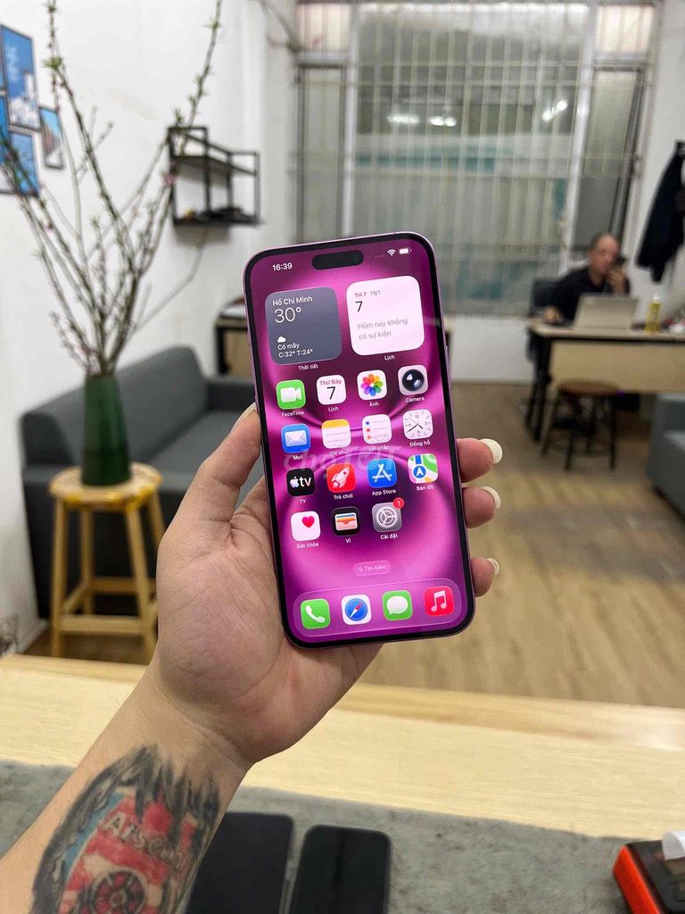 Apple iPhone 16 Plus 128GB Tím. Mua bán Điện thoại tại Quận Đống Đa Hà Nội được đăng bởi KT Hà Nội Mobile hình 1