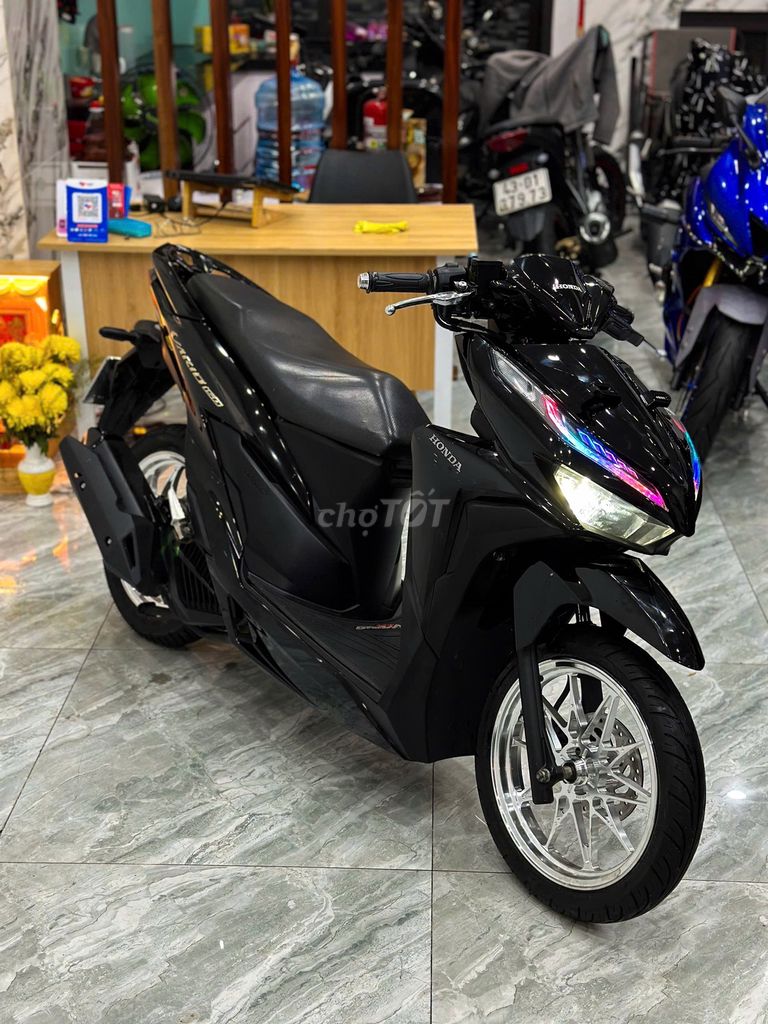 Xe máy Honda Vario 150 Smartkey đen kiểng nét căng. Mua bán Xe máy tại Quận Thanh Khê Đà Nẵng được đăng bởi Xe Máy Đức Vũ 658 Trần Cao Vân hình 4