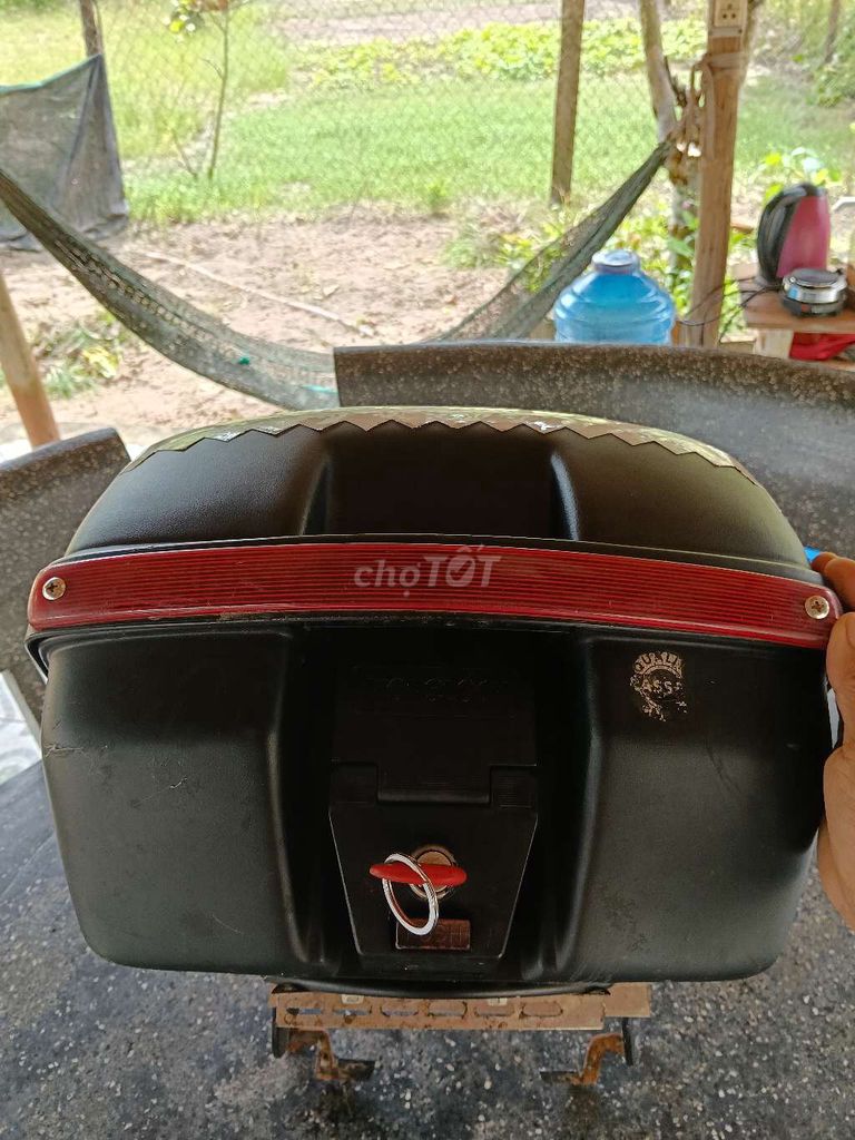 Thùng Givi 27L chính hảng+ ba ga givi hảng đa năng. Mua bán Phụ tùng xe tại Huyện Hàm Tân Bình Thuận được đăng bởi Ngo duy nhan hình 5