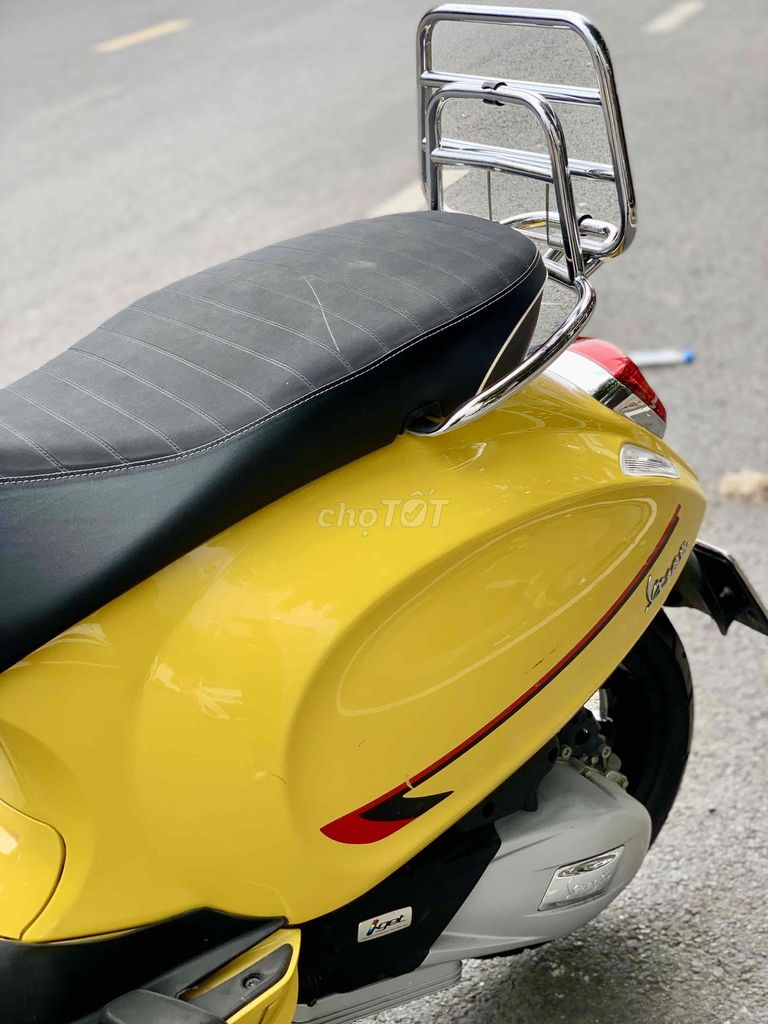 Vespa Sprint vàng 2021 dáng đẹp xe chuẩn chính chủ. Mua bán Xe máy tại Thành phố Thủ Đức Tp Hồ Chí Minh được đăng bởi iMotorbike Khương Phan hình 4