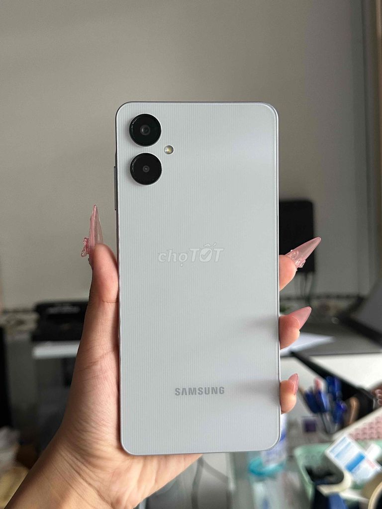 Samsung Galaxy A06 5G 4GB/128GB Trắng. Mua bán Điện thoại tại Thị xã Tân Uyên Bình Dương được đăng bởi Cửa hàng Kim Tuyến hình 1