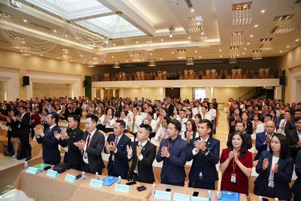 TUYỂN ANH EM HỢP TÁC BÁN NHÀ PHỐ TẠI ĐÀ NẴNG. Việc làm Bán hàng tại Quận Sơn Trà Đà Nẵng được đăng bởi Nguyễn Thanh Khang hình 1