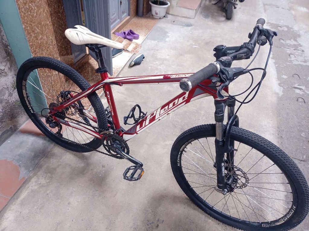 Lô 4 chiếc MTB hàng bãi. Mua bán Xe đạp tại Quận Ba Đình Hà Nội được đăng bởi van giang hình 4