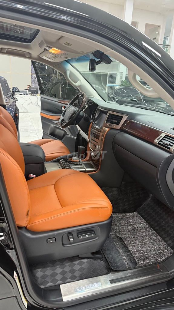 Lexus LX570 nhập Mỹ, sản xuất 2014,chạy ít cực mới. Mua bán Ô tô tại Quận Bắc Từ Liêm Hà Nội được đăng bởi Mr Hợi  hình 7