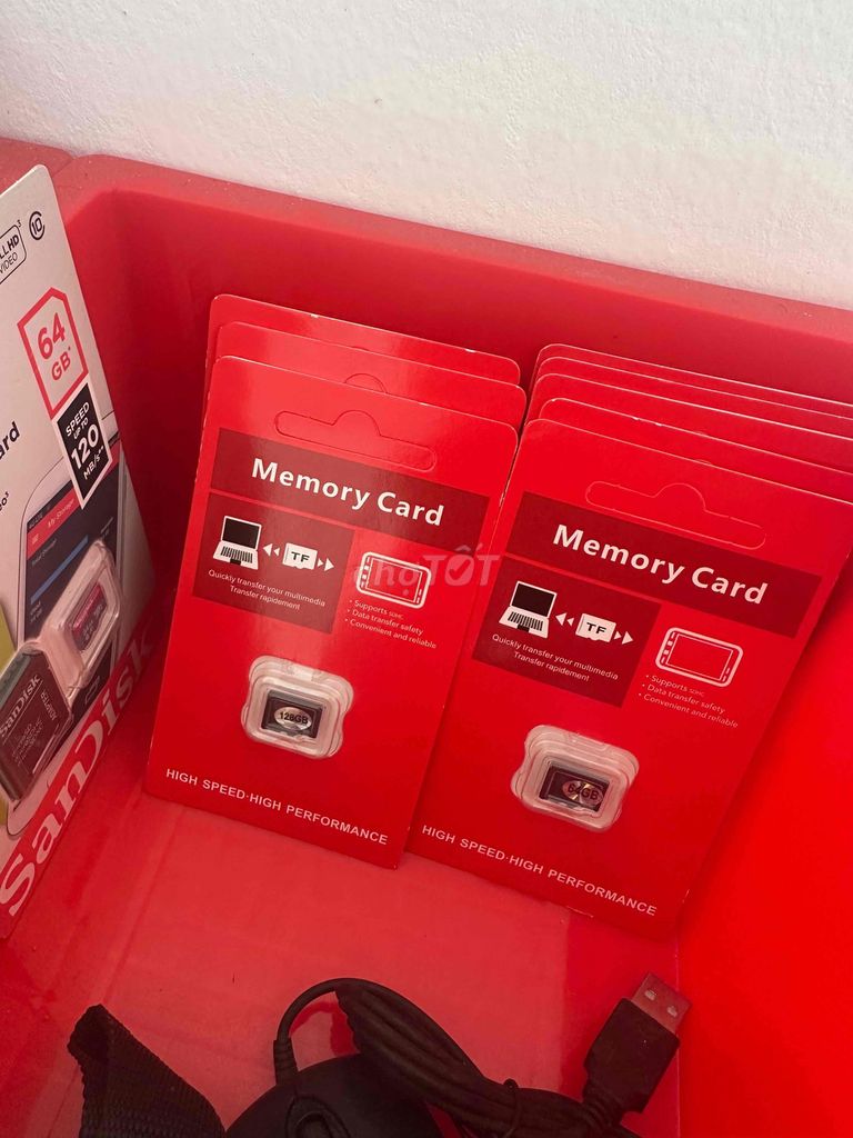 Thẻ nhớ ĐỎ 64-128gb. Mua bán Phụ kiện (Màn hình, Chuột...) tại Huyện Hóc Môn Tp Hồ Chí Minh được đăng bởi Thích bán đồ THANH LÝ hình 1